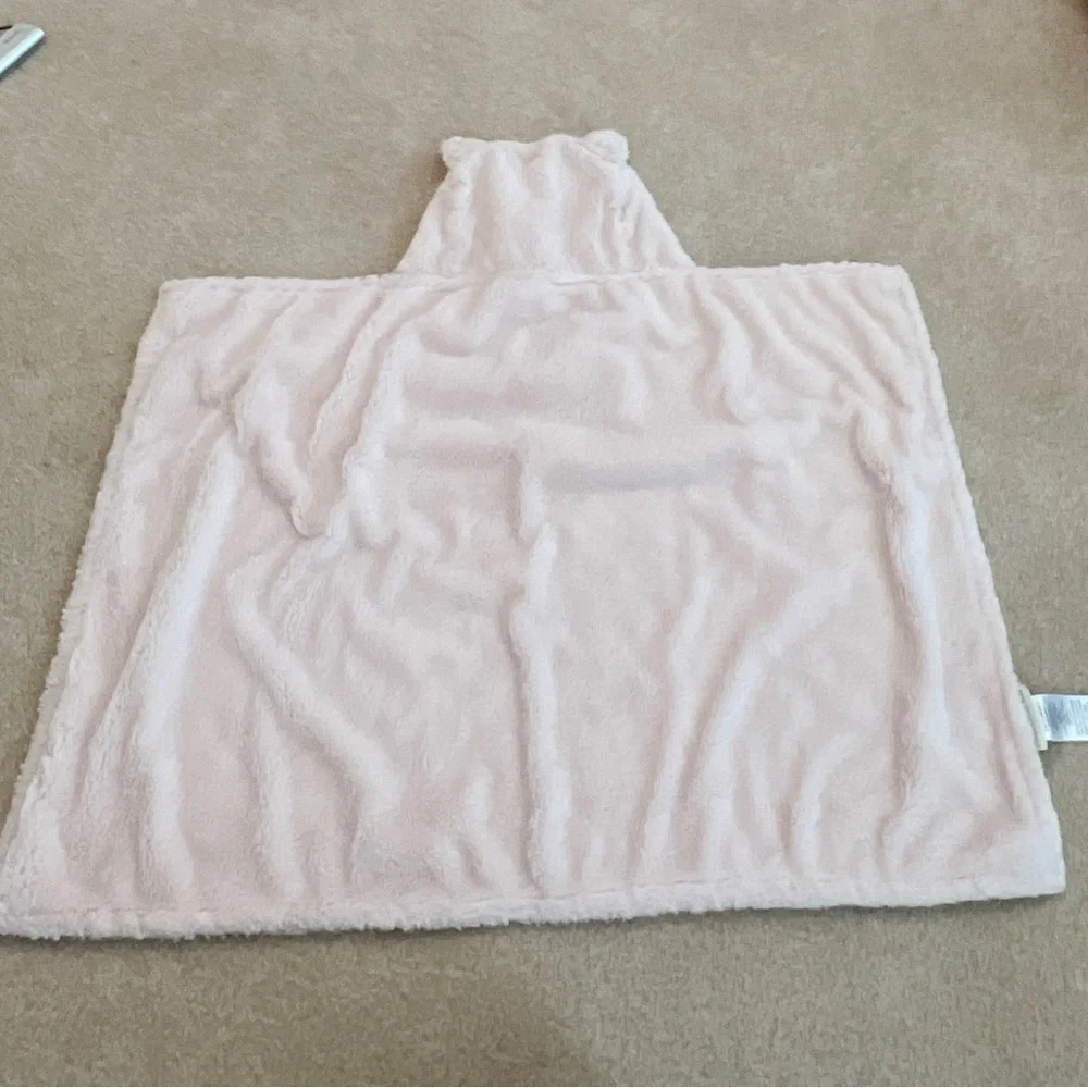 Pottery Barn Kids Faux Fur Kitty Baby Hooded Towel in pink